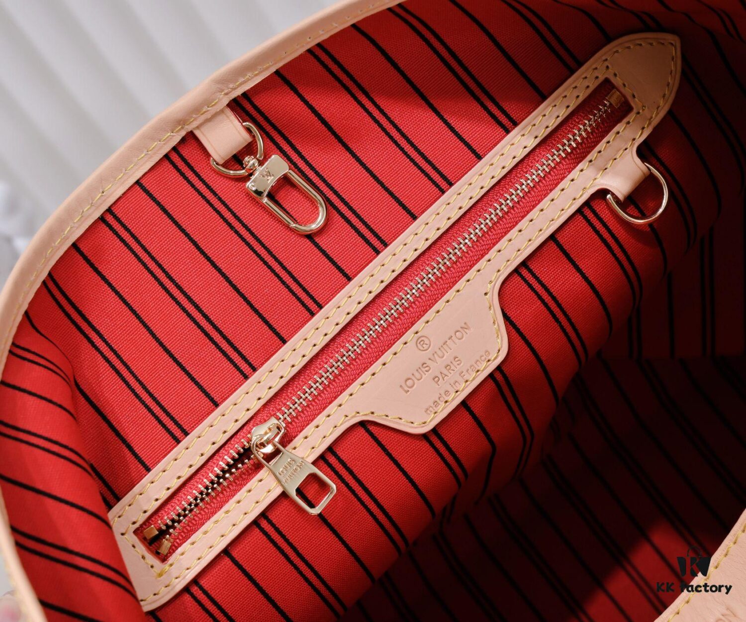 693085106e68136f4d9a81cb Wholesale Price, New Spring-Summer Style: The Calvi Bag in Damier Azur Canvas — Stylish and Spacious, Perfect for Both Office and Beach Getaways