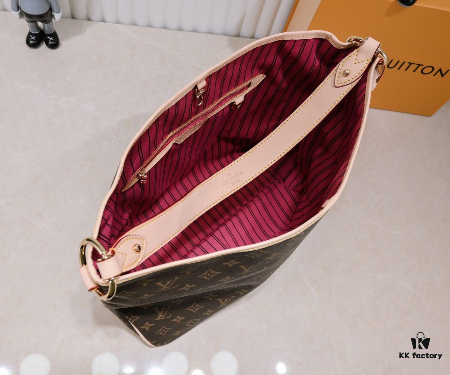 693085136e68136f4d9a81d2 Summer-Ready Damier Azur Canvas Calvi Tote Bag – Spacious, Stylish, and Versatile for Office and Beach
