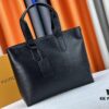 693085196e68136f4d9a81e1 Upgraded Original M24771 This Pilot Tote Bag from the LV Aerogram Collection is crafted in cowhide leather with a spacious interior, easily accommodating daily essentials. Features an LV-letter leather plaque at the lower left corner and handles that allow for shoulder, cross-body, or handheld carry. Dimensions: 40 x 34 x 12 cm