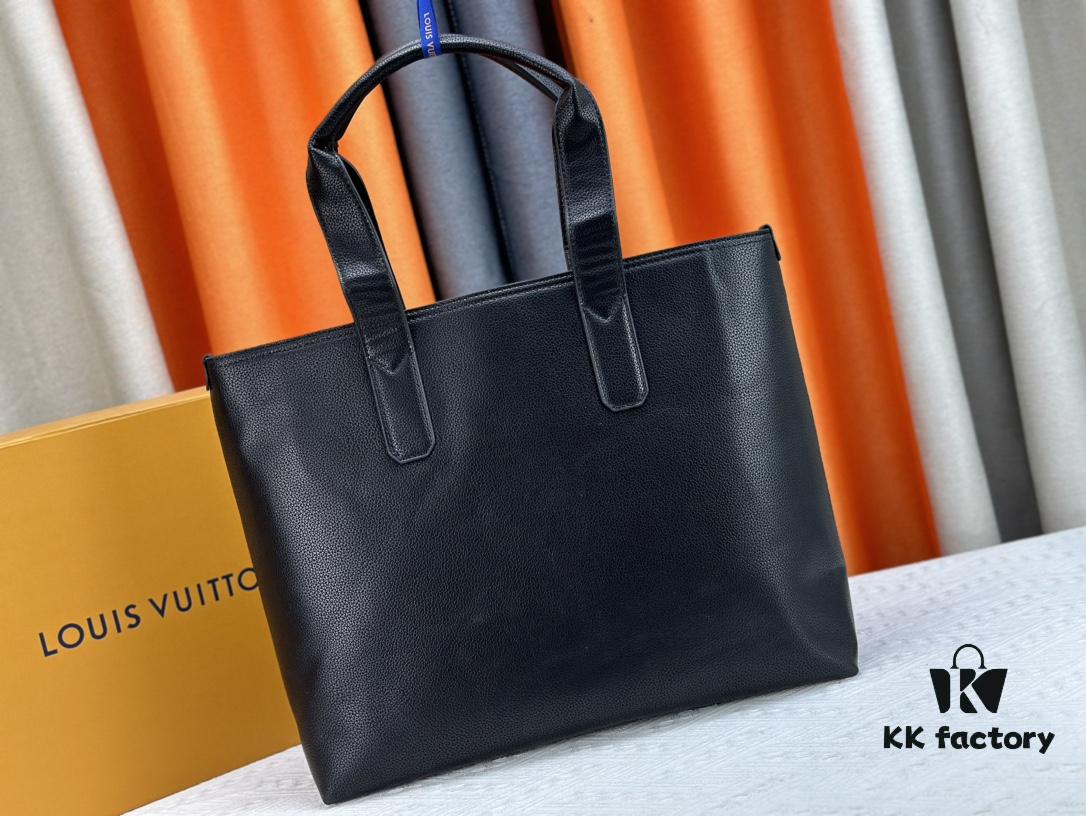 6930851a6e68136f4d9a81e2 Upgraded Original M24771 This Pilot Tote Bag from the LV Aerogram Collection is crafted in cowhide leather with a spacious interior, easily accommodating daily essentials. Features an LV-letter leather plaque at the lower left corner and handles that allow for shoulder, cross-body, or handheld carry. Dimensions: 40 x 34 x 12 cm