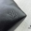 6930851a6e68136f4d9a81e4 Upgraded Original M24771 This Pilot Tote Bag from the LV Aerogram Collection is crafted in cowhide leather with a spacious interior, easily accommodating daily essentials. Features an LV-letter leather plaque at the lower left corner and handles that allow for shoulder, cross-body, or handheld carry. Dimensions: 40 x 34 x 12 cm