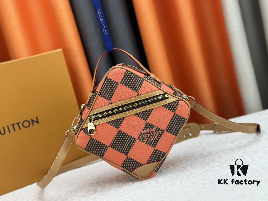 6930853d6e68136f4d9a8237 M40562 LV Square Bag Louis Vuitton 2024 Men's Spring-Summer Collection Advertising Campaign