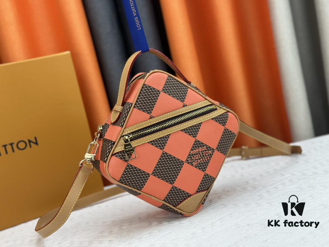 6930853e6e68136f4d9a8238 M40562 LV Square Bag Louis Vuitton 2024 Men's Spring-Summer Collection Advertising Campaign