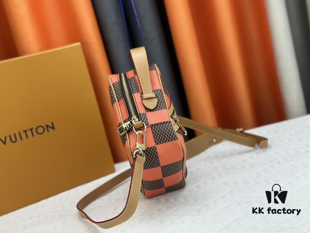 6930853f6e68136f4d9a8239 M40562 LV Square Bag Louis Vuitton 2024 Men's Spring-Summer Collection Advertising Campaign