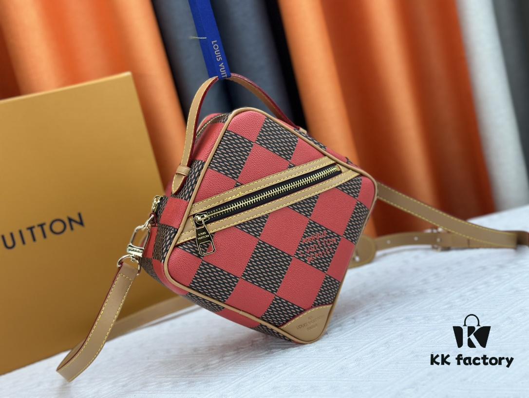 693085426e68136f4d9a8240 M40562 LV Square Bag Louis Vuitton 2024 Men's Spring-Summer Collection Advertisement Special