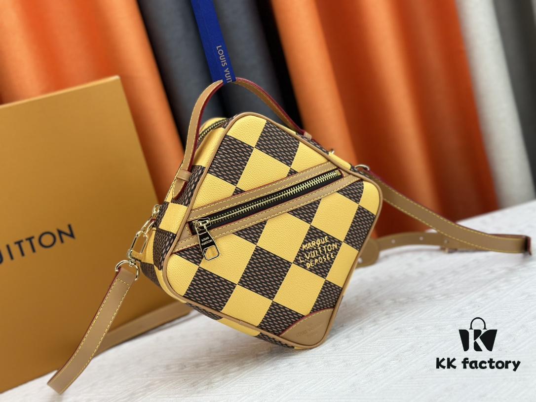 6930854b6e68136f4d9a8252 M40562 Lv Square Bag Louis Vuitton 2024 Men's Spring-Summer Collection Campaign