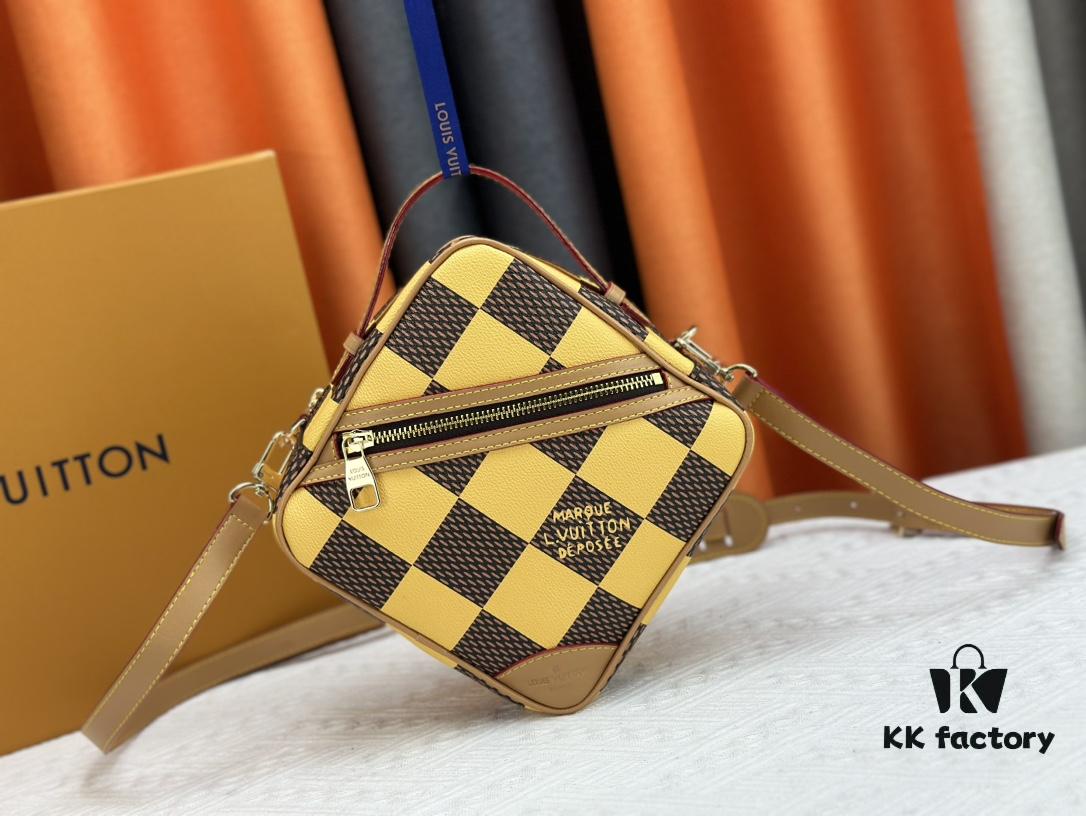 6930854c6e68136f4d9a8255 M40562 Lv Square Bag Louis Vuitton 2024 Men's Spring-Summer Collection Campaign