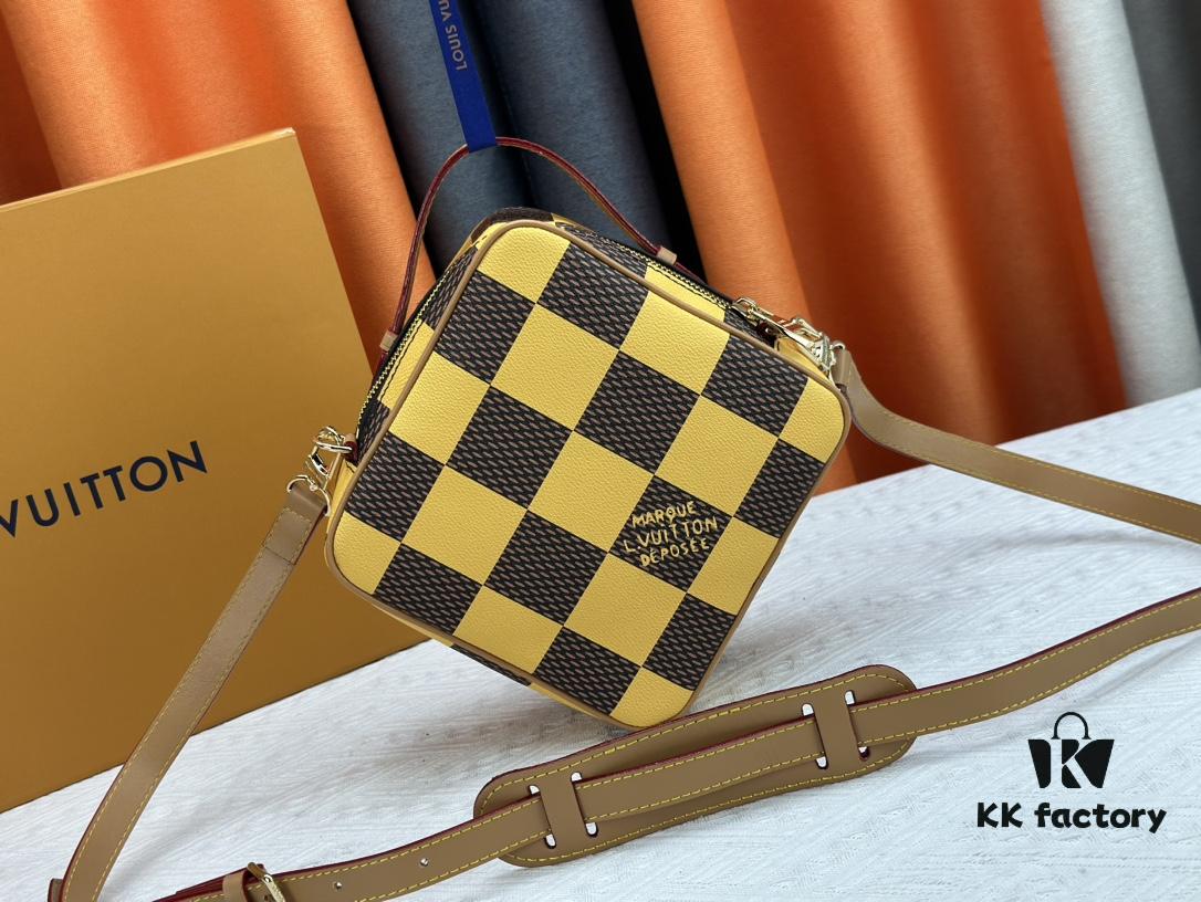 6930854c6e68136f4d9a8256 M40562 Lv Square Bag Louis Vuitton 2024 Men's Spring-Summer Collection Campaign
