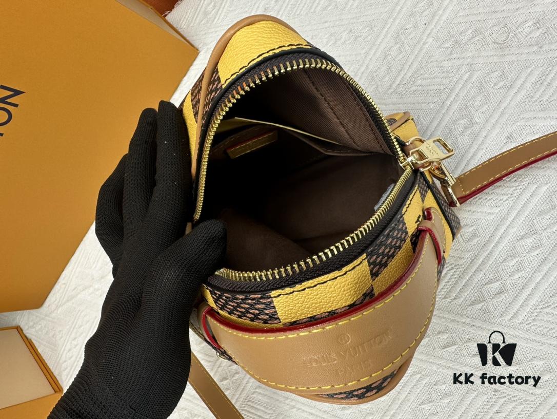 6930854f6e68136f4d9a825c M40562 Lv Square Bag Louis Vuitton 2024 Men's Spring-Summer Collection Campaign