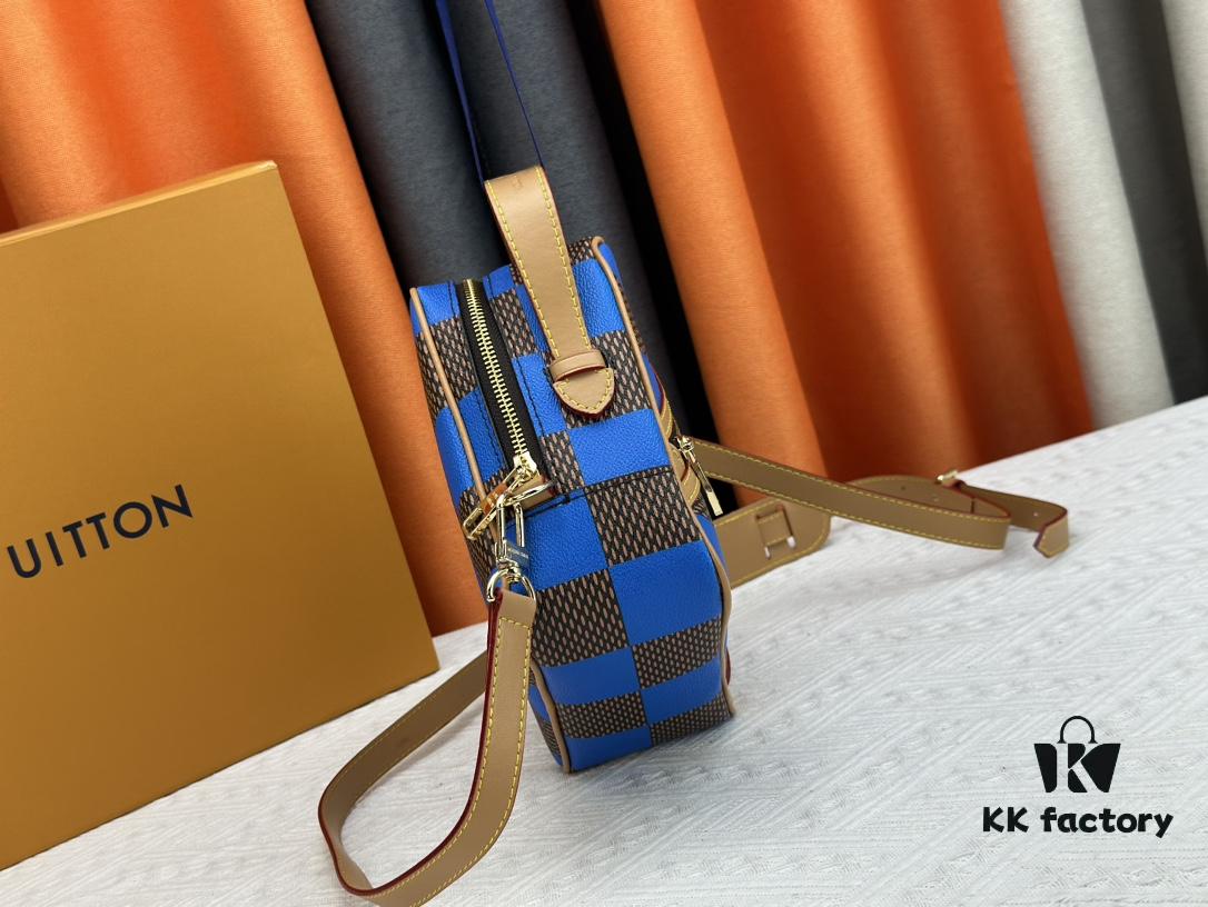 6930854f6e68136f4d9a825e M40562 LV Square Bag Louis Vuitton 2024 Men's Spring-Summer Collection Campaign