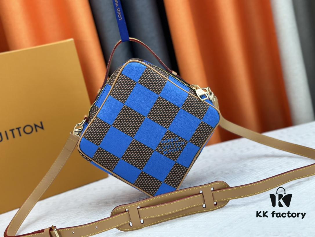 693085506e68136f4d9a8260 M40562 LV Square Bag Louis Vuitton 2024 Men's Spring-Summer Collection Campaign