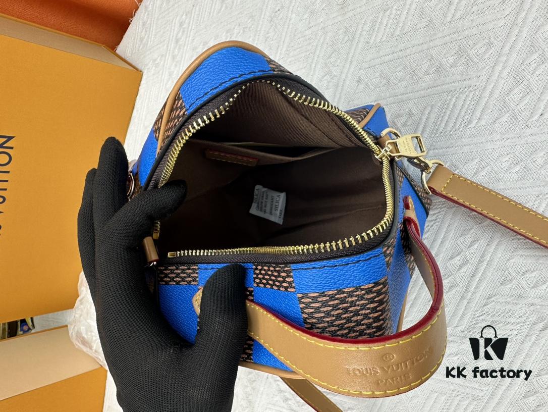 693085526e68136f4d9a8264 M40562 LV Square Bag Louis Vuitton 2024 Men's Spring-Summer Collection Campaign