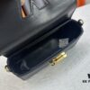 Authentic Quality [Rose] Model No. 50397/24566/24548/24550/24549 This Twist West handbag features an elongated silhouette, refreshing the classic design with a cool, contemporary seasonal flair. Dyed in modern hues, the Epi leather highlights the iconic LV twist lock that signifies brand identity. Equipped with a detachable strap and chain, it offers versatile ways to carry your daily essentials.