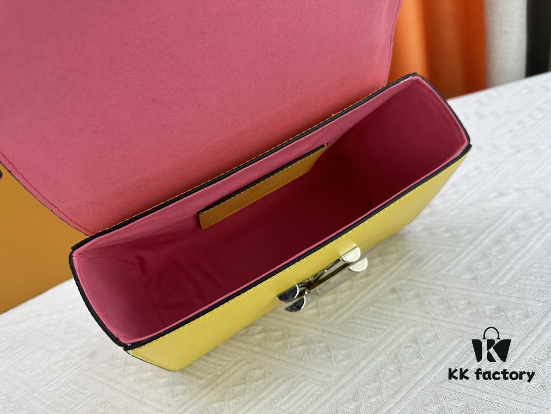 6930856f6e68136f4d9a82ab Exclusive Background LV's Latest and Hottest Twist Denim Medium Bag Shipment, Fan Bingbing Same Style, New Model TWIST 50273, 50272