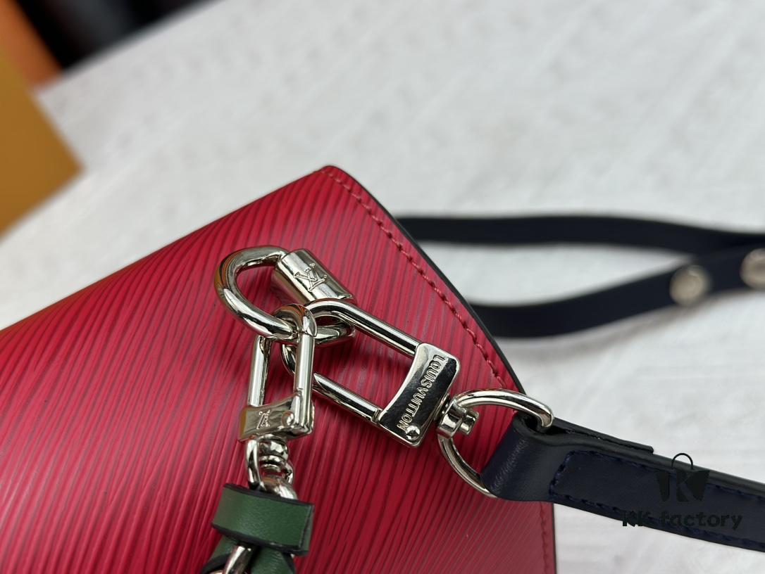 693085726e68136f4d9a82b3 Exclusive Background LV's Hottest New Twist Denim Medium Handbag, Same Style as Fan Bingbing, Model Numbers 50273, 50272
