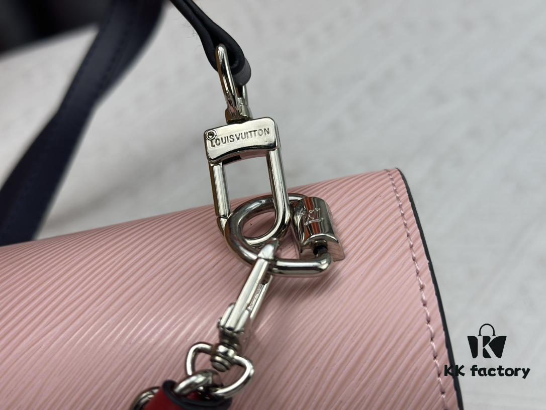 6930857a6e68136f4d9a82c6 LV's Latest and Hottest Twist Denim Medium Bag Shipped – Model Worn by Fan Bingbing, New Model TWIST 50273, 50272