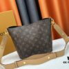 693086376e68136f4d9a848b M24638 White M24006 Black M24165 Caramel Lock and Walk Bucket Bag