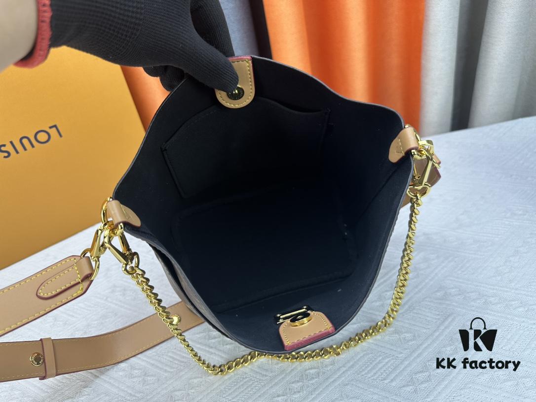 693086386e68136f4d9a848f M24638 White M24006 Black M24165 Caramel Lock and Walk Bucket Bag