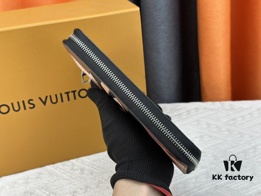 6930864f6e68136f4d9a84c0 LV Wallet 63095 Black Ombré Men's Vertical Zip Wallet