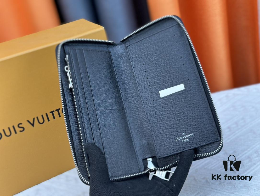 693086516e68136f4d9a84c6 LV Wallet 63095 Black Ombré Men's Vertical Zip Wallet
