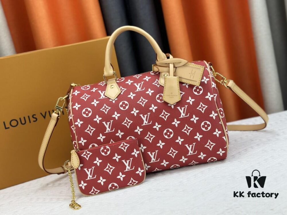 693086c26e68136f4d9a85cf New LV 2024 Spring/Summer Non-Dong Design Speedy Safety Lock, Polished Heavy Carving, Metal Luggage Tag, Key Fob with Dove Engraving, Italian Imported Color-Changing Calfskin Trim, Adjustable Shoulder Strap Lock