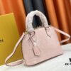 693086ed6e68136f4d9a8635 Authentic Exclusive Real Shot Background! M54395, M54785, 54786 This avant-garde and modern Tote Miroir Clutch made from smooth patent calf leather. 💁🏻 Oversized LV letter print, bold silhouette lines, unique design pairing with detachable new-style shoulder strap! Size: Large 32.0×25.0×16.0cm, Small 25×17.5×11.5cm