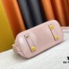 693086ee6e68136f4d9a8639 Authentic Exclusive Real Shot Background! M54395, M54785, 54786 This avant-garde and modern Tote Miroir Clutch made from smooth patent calf leather. 💁🏻 Oversized LV letter print, bold silhouette lines, unique design pairing with detachable new-style shoulder strap! Size: Large 32.0×25.0×16.0cm, Small 25×17.5×11.5cm