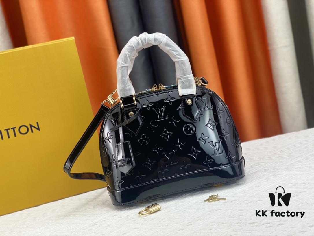 693086f06e68136f4d9a863d Authentic Exclusive Real Shot Background! M54395, M54785, 54786 This avant-garde and modern Tote Miroir Shell Bag crafted from smooth patent calf leather. Featuring an oversized LV monogram, bold silhouette lines, unique design details, and equipped with a detachable new-style shoulder strap! Size: Large 32.0×25.0×16.0cm, Small 25×17.5×11.5cm