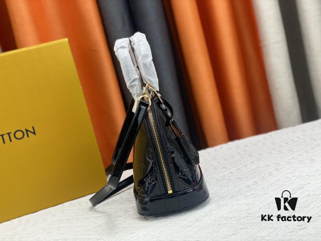 693086f16e68136f4d9a863e Authentic Exclusive Real Shot Background! M54395, M54785, 54786 This avant-garde and modern Tote Miroir Shell Bag crafted from smooth patent calf leather. Featuring an oversized LV monogram, bold silhouette lines, unique design details, and equipped with a detachable new-style shoulder strap! Size: Large 32.0×25.0×16.0cm, Small 25×17.5×11.5cm