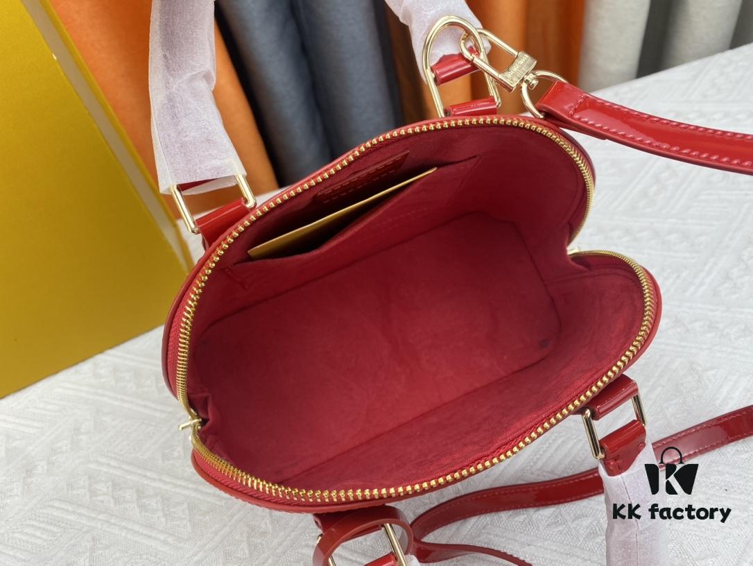 693086f76e68136f4d9a864e Authentic Exclusive Real Photo Background! M54395, M54785, 54786 This avant-garde and modern Tote Miroir shell bag crafted from smooth patent calf leather. Featuring an oversized LV monogram, bold silhouette lines, unique design pairing, and equipped with a detachable new-style shoulder strap! Size: Large 32.0×25.0×16.0cm, Small 25×17.5×11.5cm