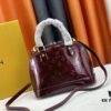 693086f96e68136f4d9a8651 Authentic Exclusive Real Photo Background! M54395, M54785, 54786 This avant-garde and modern Tote Miroir Clutch made from smooth patent calf leather. 💁🏻 Featuring an oversized LV monogram, bold silhouette lines, unique design details, and equipped with a detachable new-style shoulder strap!