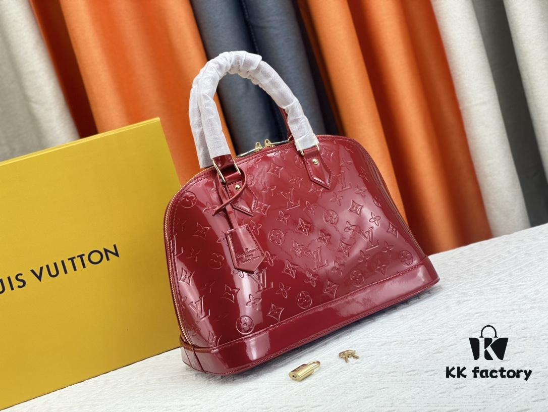 693086fb6e68136f4d9a8658 Authentic Exclusive Real-Photo Background! M54395, M54785, 54786 This avant-garde and modern Tote Miroir Clutch made from smooth patent calf leather. Large LV letter print, bold silhouette lines, unique design pairing, comes with a detachable new-style shoulder strap!
