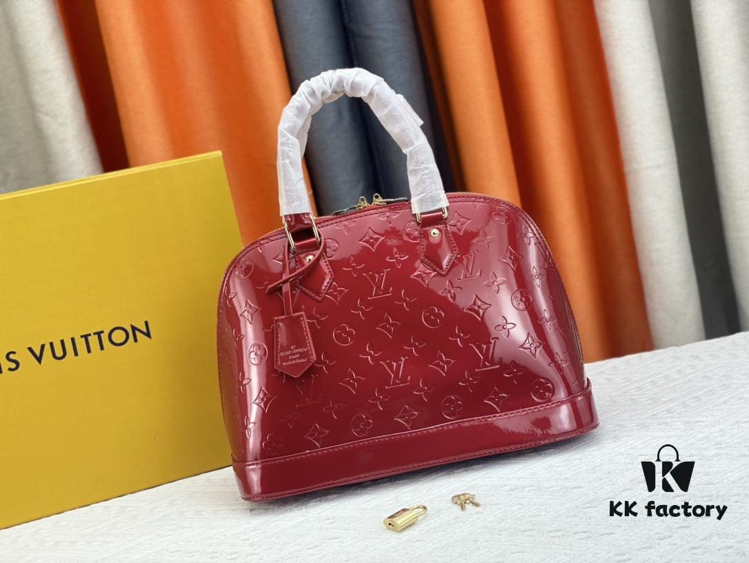693086fb6e68136f4d9a8659 Authentic Exclusive Real-Photo Background! M54395, M54785, 54786 This avant-garde and modern Tote Miroir Clutch made from smooth patent calf leather. Large LV letter print, bold silhouette lines, unique design pairing, comes with a detachable new-style shoulder strap!