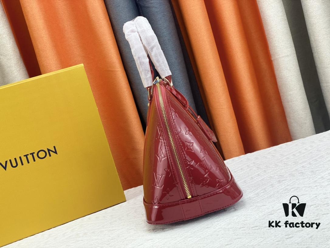 693086fc6e68136f4d9a865a Authentic Exclusive Real-Photo Background! M54395, M54785, 54786 This avant-garde and modern Tote Miroir Clutch made from smooth patent calf leather. Large LV letter print, bold silhouette lines, unique design pairing, comes with a detachable new-style shoulder strap!