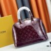 693087006e68136f4d9a8664 Authentic Exclusive Real Photo Background! M54395, M54785, 54786 This avant-garde and modern Tote Miroir Clutch Bag made from smooth patent calf leather. 💁🏻 Oversized LV letter print, bold silhouette lines, unique design pairing, comes with a detachable new-style shoulder strap! Size: Large 32.0×25.0×16.0cm, Small 25×17.5×11.5cm