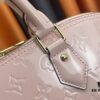 693087046e68136f4d9a866f Authentic Exclusive Photo Background! M54395, M54785, 54786 This avant-garde and modern Tote Miroir Clutch made from smooth patent calf leather. 💁🏻 Oversized LV letter print, bold silhouette lines, unique design pairing, features a detachable new-style shoulder strap!
