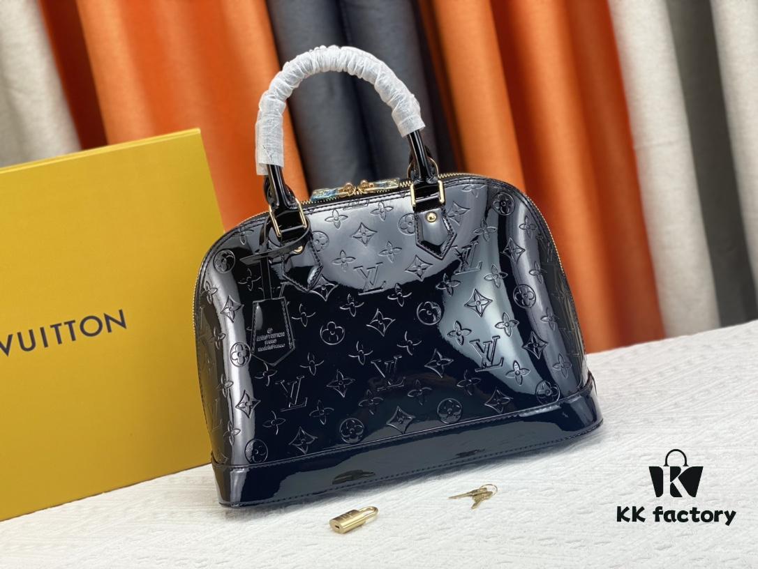 693087076e68136f4d9a8675 Authentic Exclusive Real-Shot Background! M54395, M54785, 54786 This avant-garde and modern Tote Miroir Clutch made from smooth patent calf leather. Featuring an oversized LV monogram, bold silhouette lines, and a distinctive design paired with a detachable new-style shoulder strap!