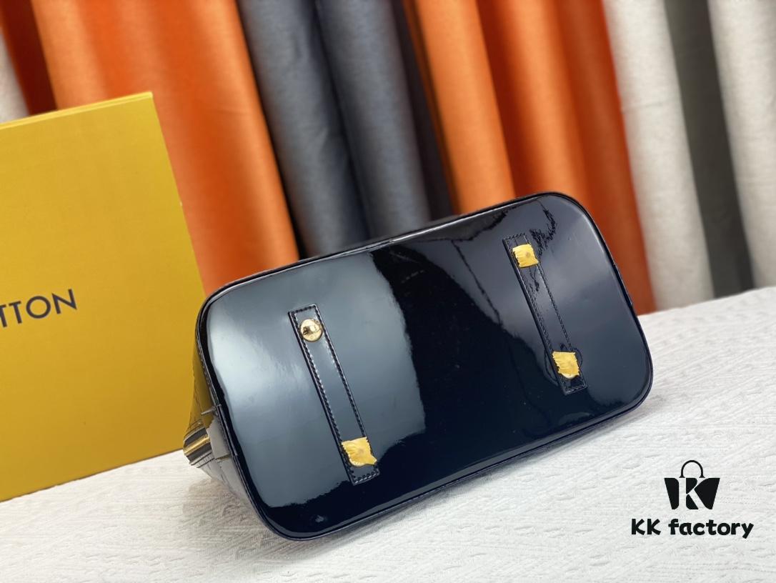 693087086e68136f4d9a8676 Authentic Exclusive Real-Shot Background! M54395, M54785, 54786 This avant-garde and modern Tote Miroir Clutch made from smooth patent calf leather. Featuring an oversized LV monogram, bold silhouette lines, and a distinctive design paired with a detachable new-style shoulder strap!