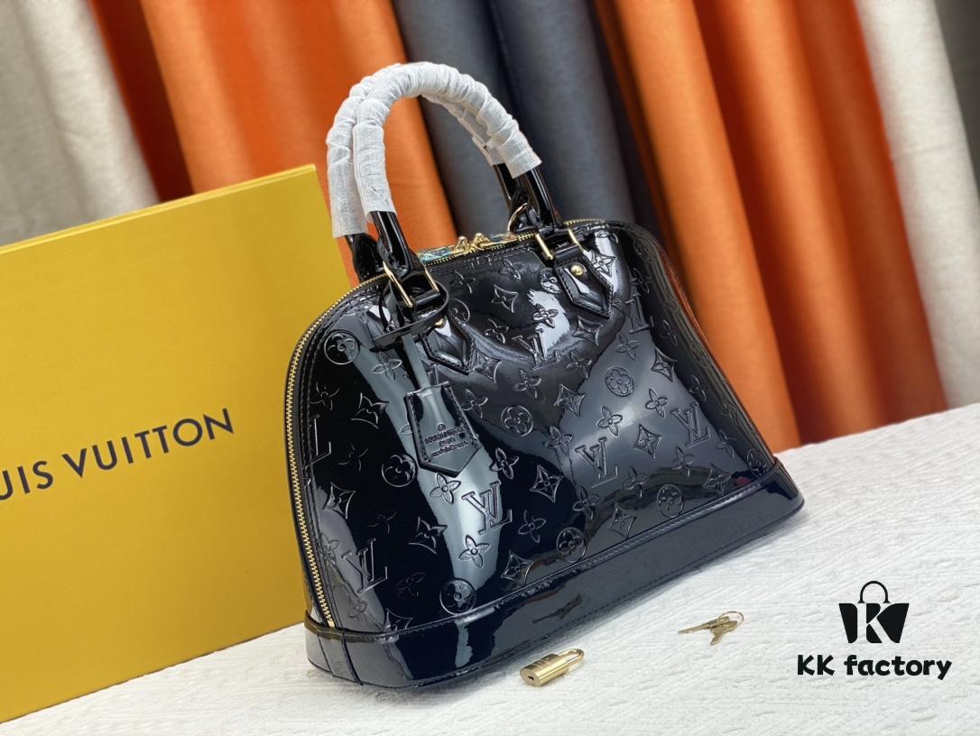 693087086e68136f4d9a8677 Authentic Exclusive Real-Shot Background! M54395, M54785, 54786 This avant-garde and modern Tote Miroir Clutch made from smooth patent calf leather. Featuring an oversized LV monogram, bold silhouette lines, and a distinctive design paired with a detachable new-style shoulder strap!