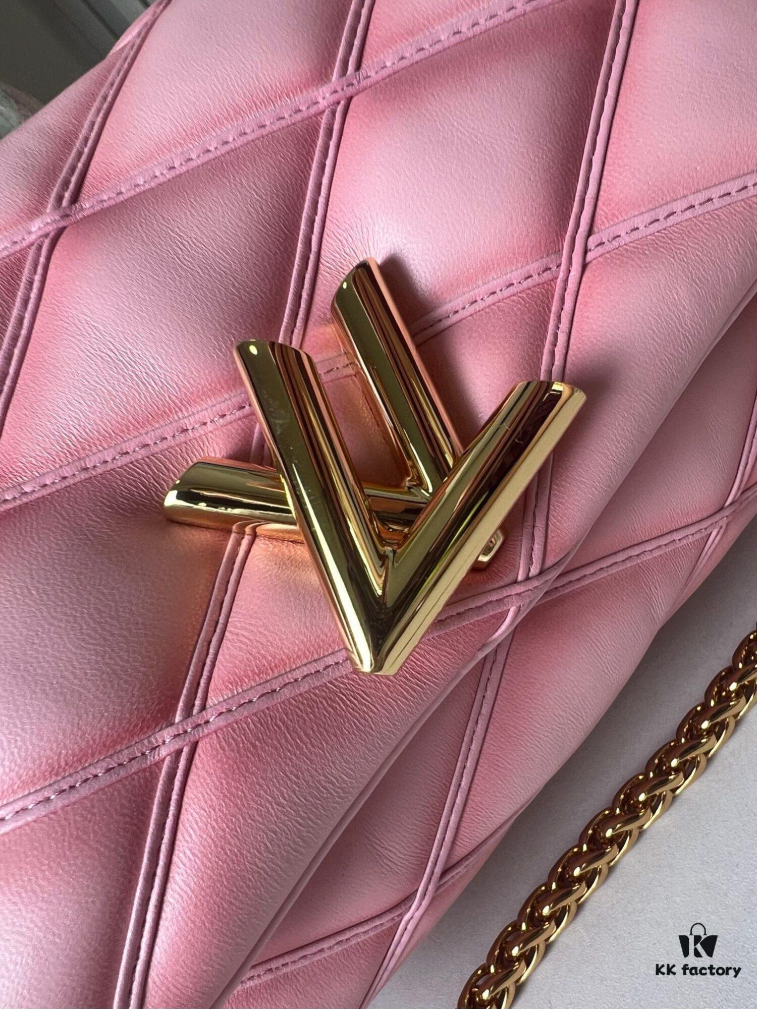 6930871d6e68136f4d9a869c Top-tier Original Order, Exclusive Real-shot M24465 M22891 Pink Full Leather Quilted Chain Bag Series GO-14 Teist Medium Handbag M22890