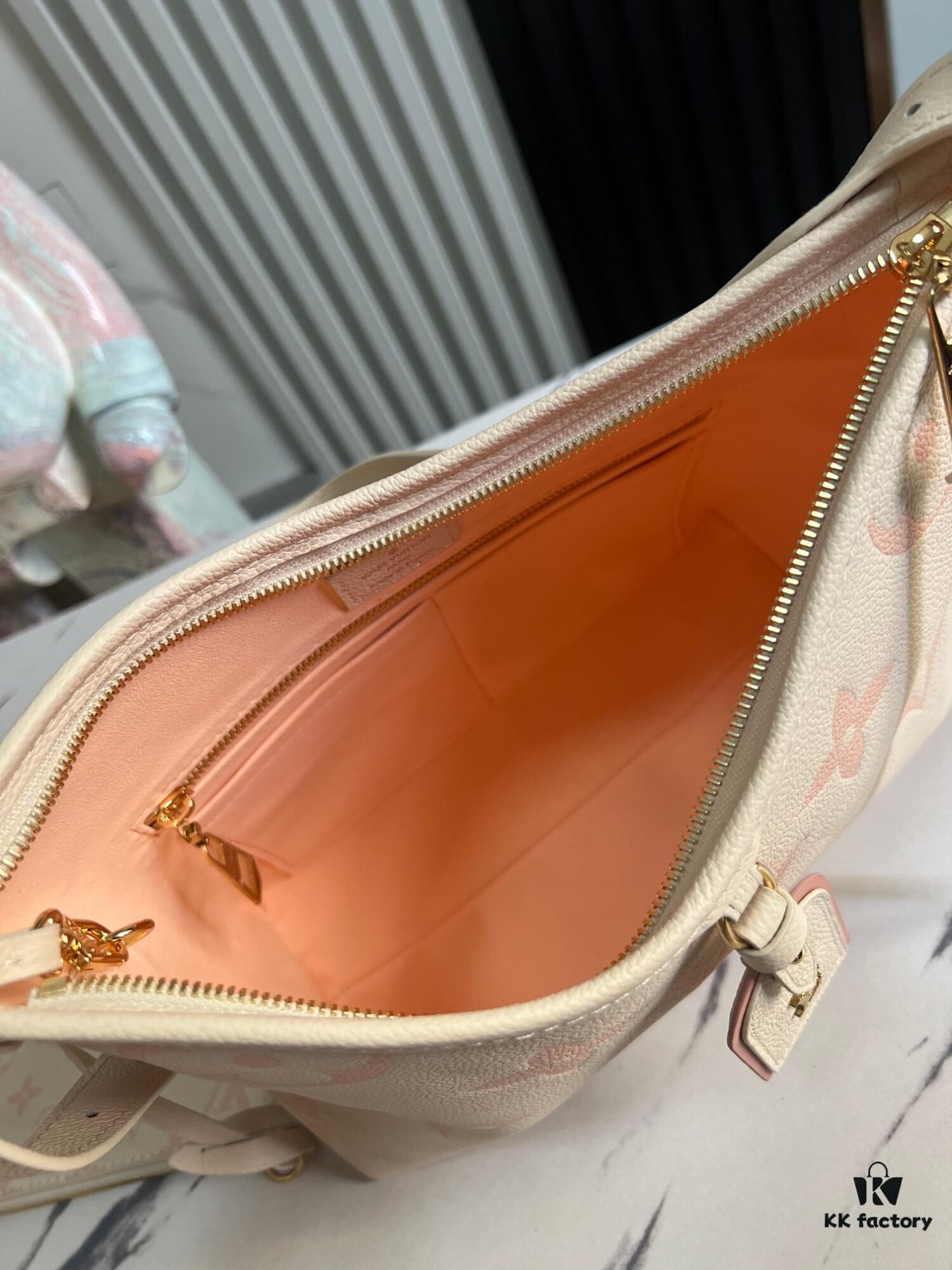 693087346e68136f4d9a86c2 Top Quality Original Order Exclusive Real Shot M46288 Milky Beige Chocolate 24141 Full Leather Shoulder Shopping Bag Series CarryAll Small Handbag - LV Milky Way M46288 White/Pink (Silkscreen) Small Bag