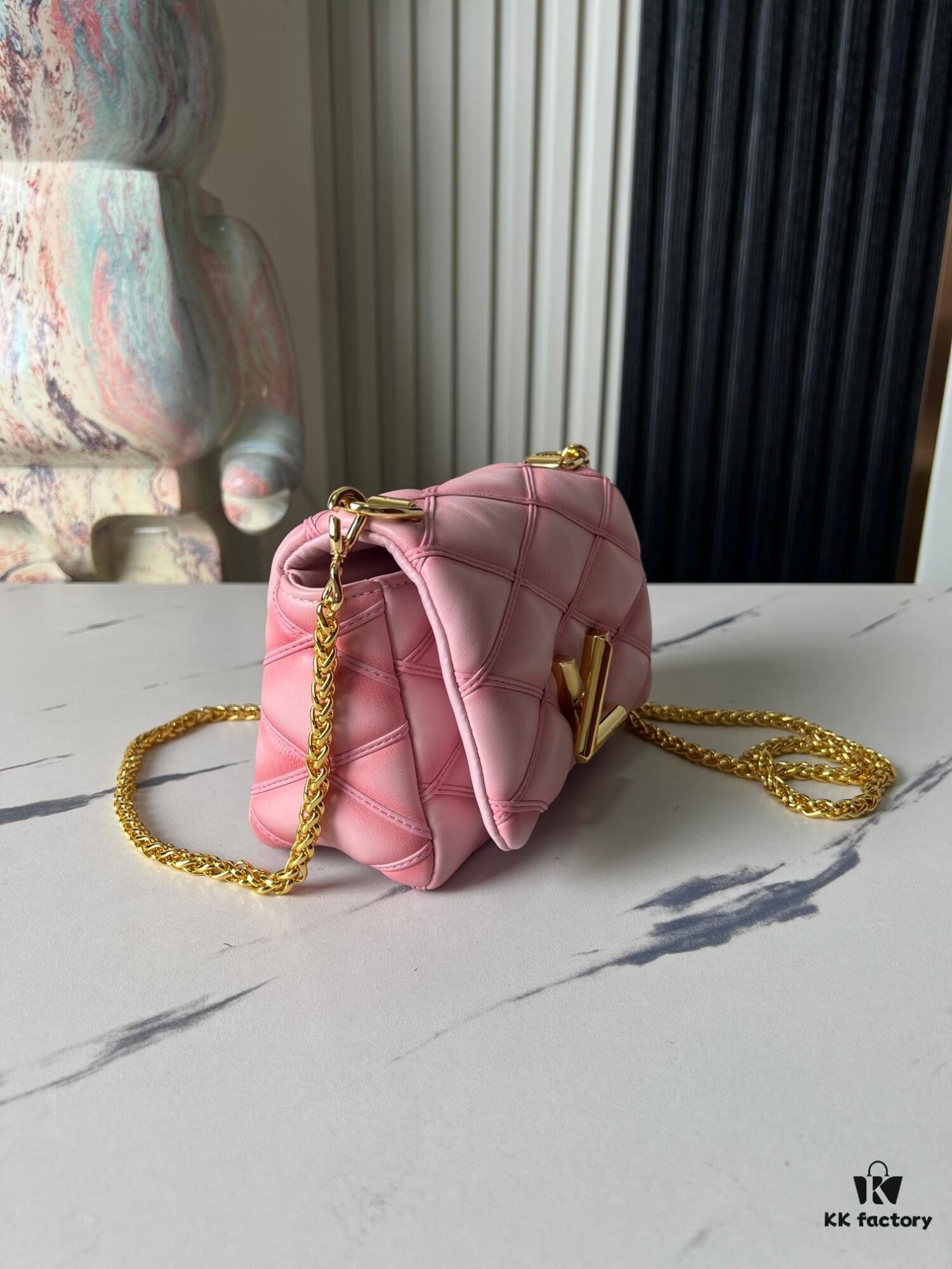 693087366e68136f4d9a86c5 M23625 Pink Full-Leather Chain Bag Series PICO GO-14 Handbag