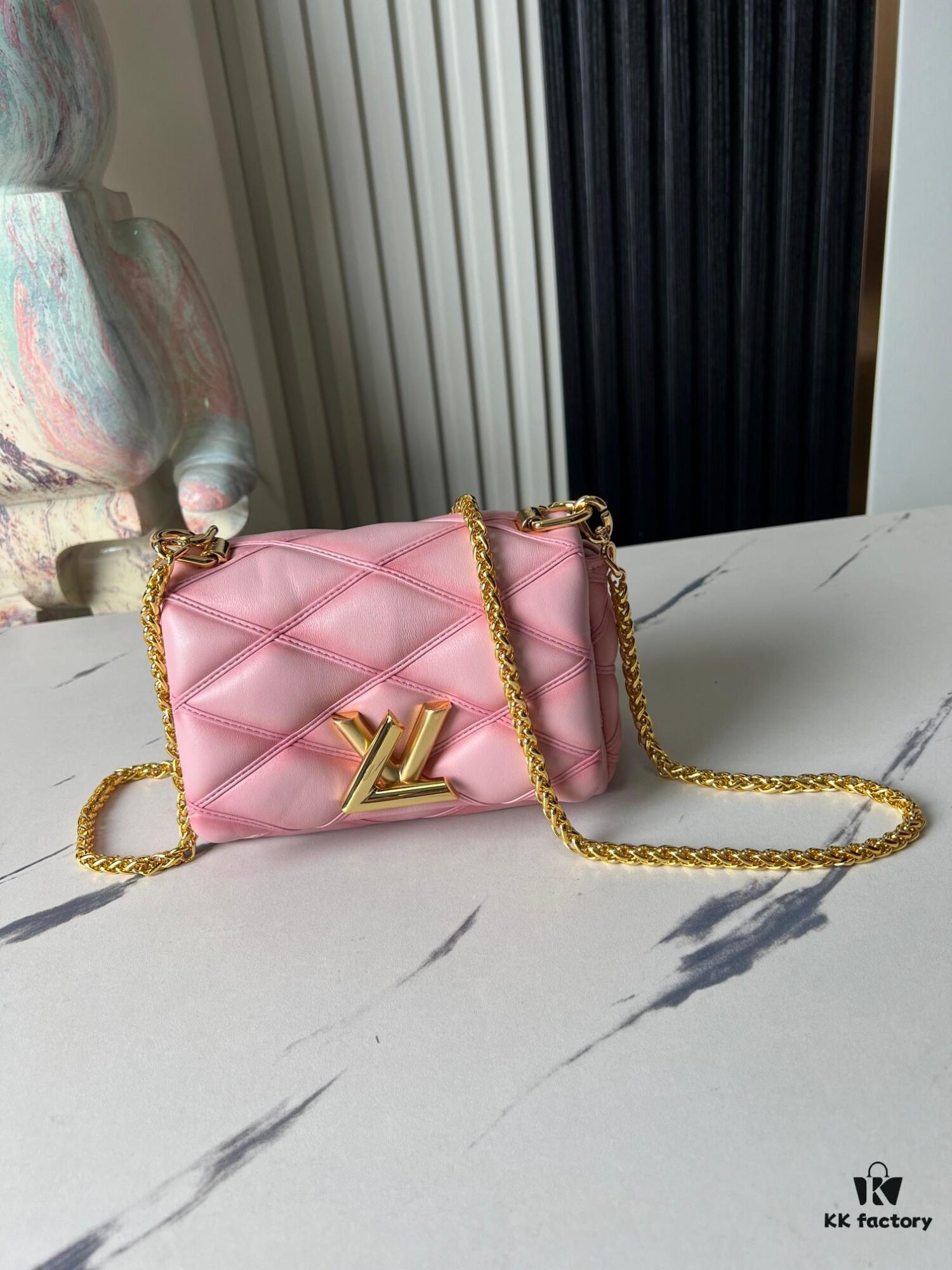 693087366e68136f4d9a86c8 M23625 Pink Full-Leather Chain Bag Series PICO GO-14 Handbag