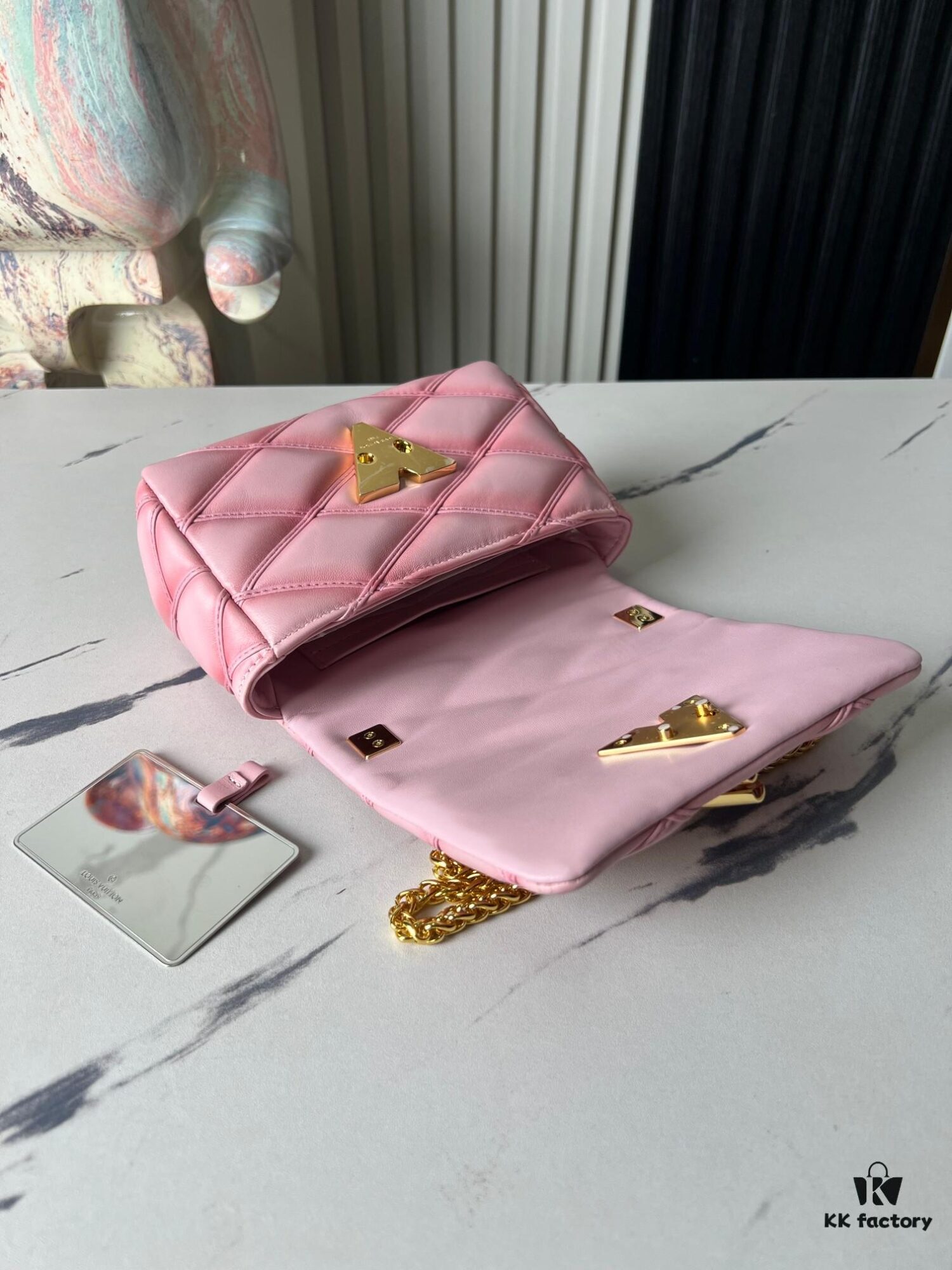 693087396e68136f4d9a86cc M23625 Pink Full-Leather Chain Bag Series PICO GO-14 Handbag