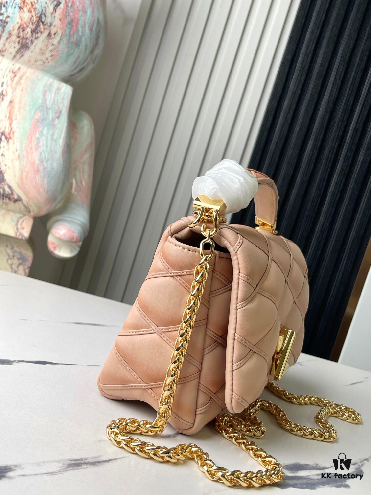 693087566e68136f4d9a86fc Top-Quality Original Order Exclusive Real Shot M24465 M22891 Beige Full Leather Quilted Chain Bag Series GO-14 Teist Medium Handbag M22890