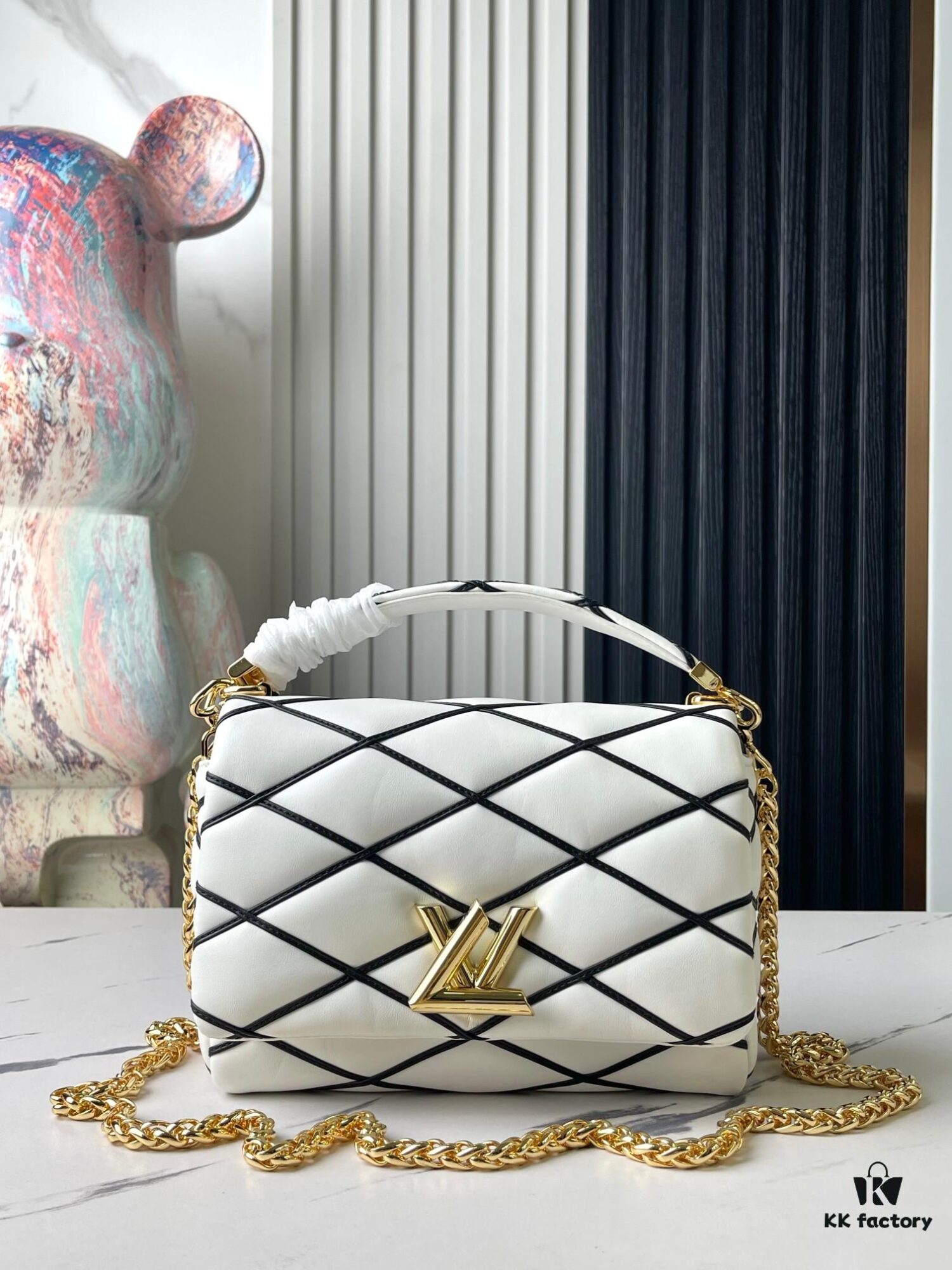 693087596e68136f4d9a8703 Top-tier Original Order, Exclusive Real Photography: M22890 White Full Leather Quilted Chain Bag Series GO-14 Teist Medium Handbag M22891