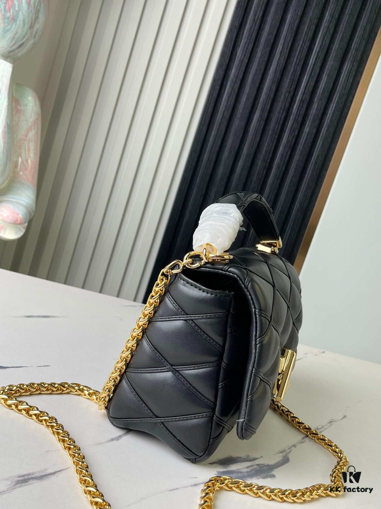 693087646e68136f4d9a8716 Top-tier Original Order Exclusive Real Shot M22891 Black Full Leather Quilted Chain Bag Series GO-14 Teist Medium Handbag M22890