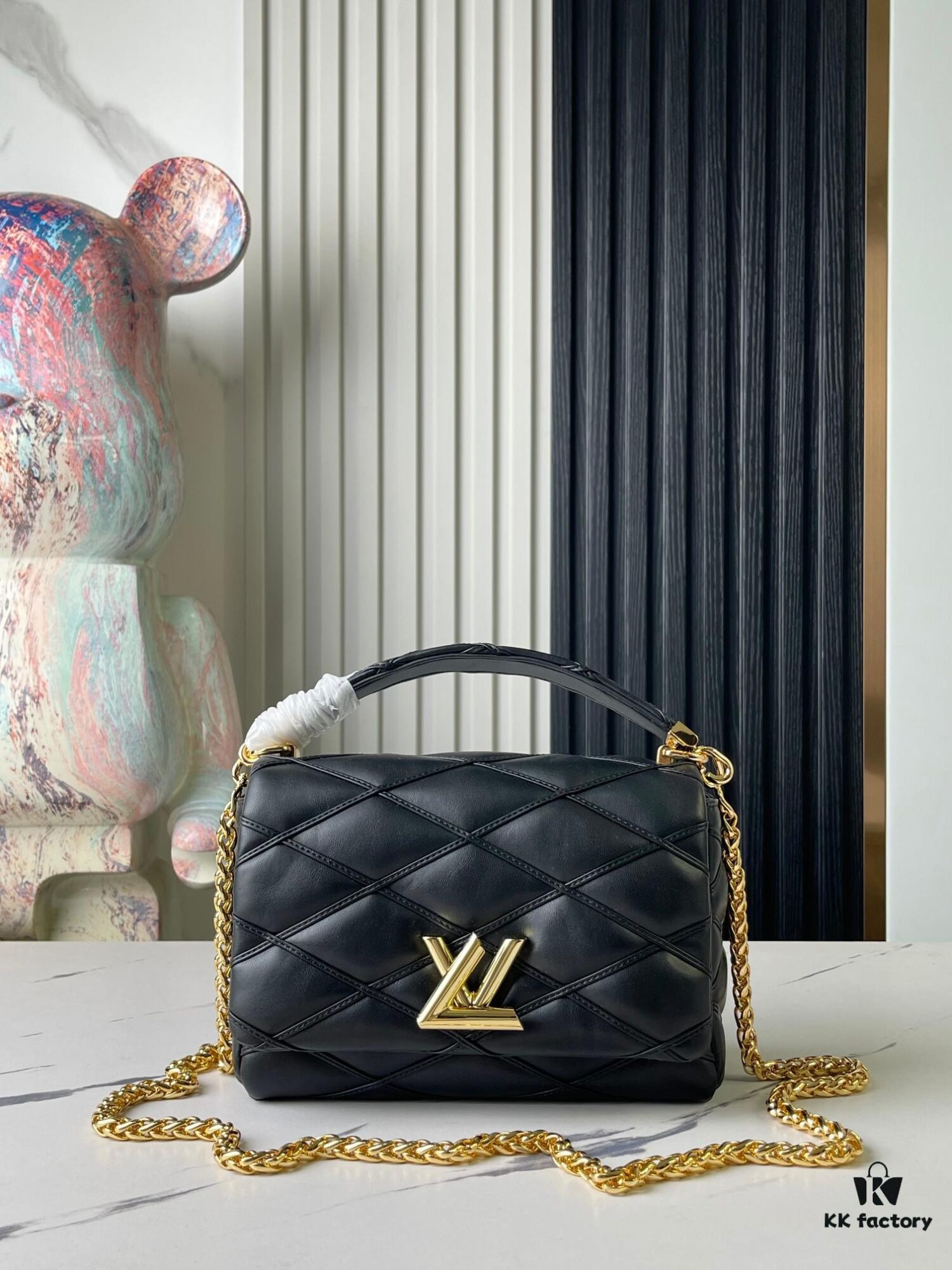 693087646e68136f4d9a8717 Top-tier Original Order Exclusive Real Shot M22891 Black Full Leather Quilted Chain Bag Series GO-14 Teist Medium Handbag M22890