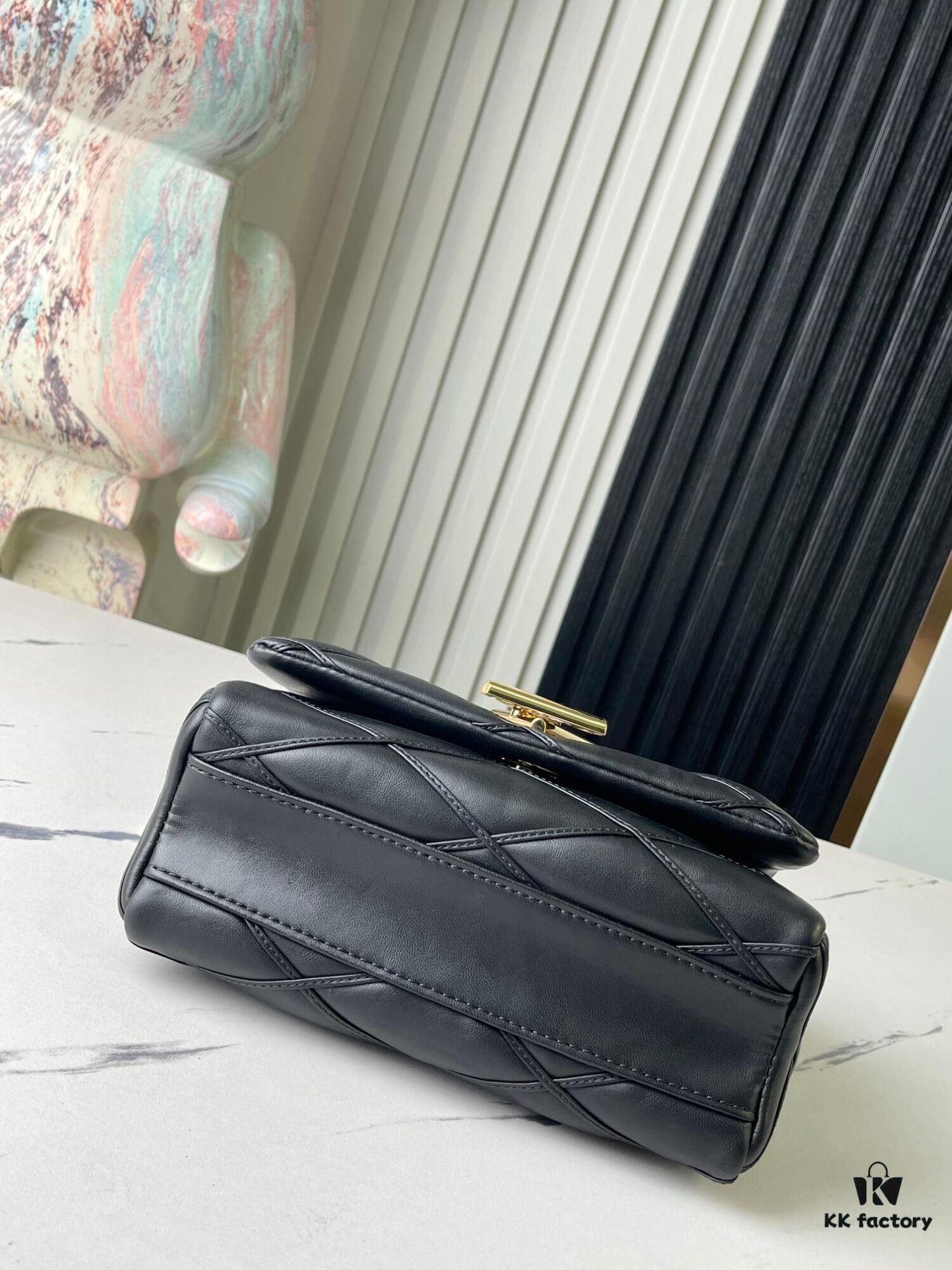 693087656e68136f4d9a8719 Top-tier Original Order Exclusive Real Shot M22891 Black Full Leather Quilted Chain Bag Series GO-14 Teist Medium Handbag M22890
