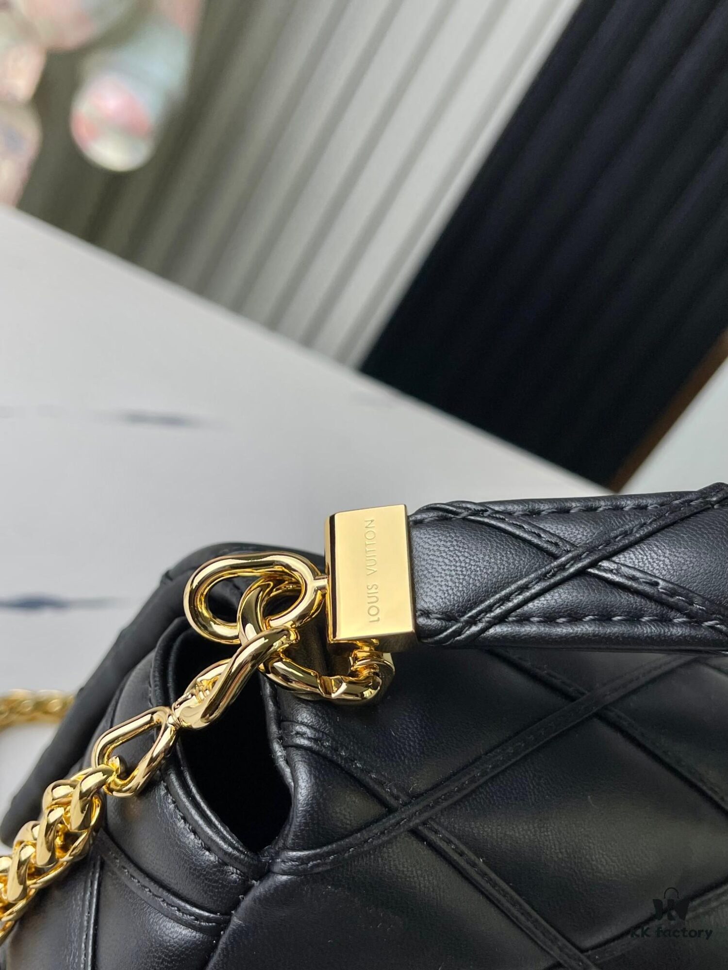 693087676e68136f4d9a871a Top-tier Original Order Exclusive Real Shot M22891 Black Full Leather Quilted Chain Bag Series GO-14 Teist Medium Handbag M22890